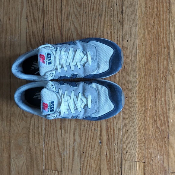 New Balance 574 - Picture 2 of 4